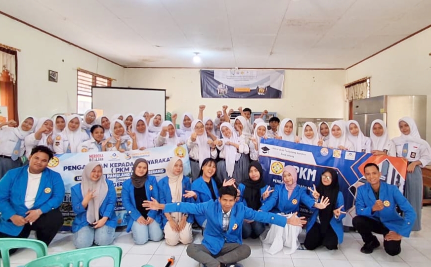 Siapkan Generasi Siap Kerja, Mahasiswa Universitas Pamulang Perkuat Kompetensi Digital Siswa SMKN 3 Cilegon
