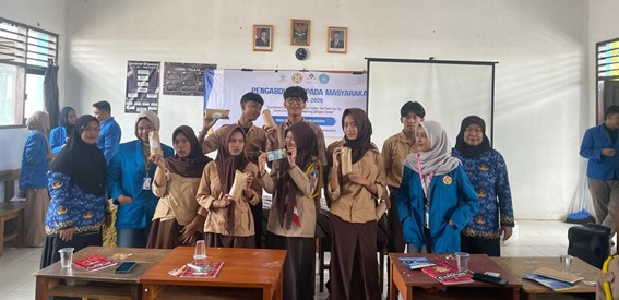 Mahasiswa Akuntansi Unpam Edukasi Hidden Tax pada Transaksi Digital di SMAN 1 Pabuaran